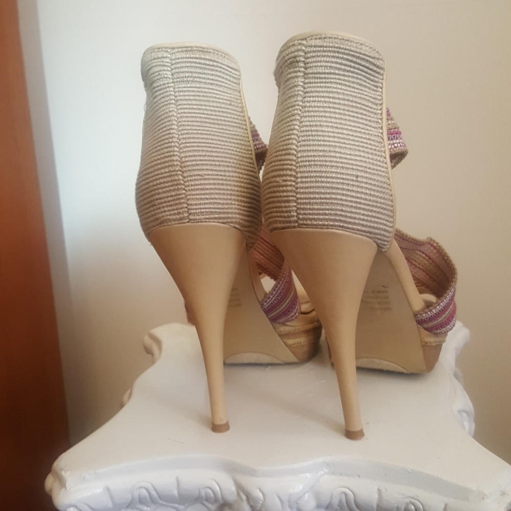 Shoes - Picture 2 of 8